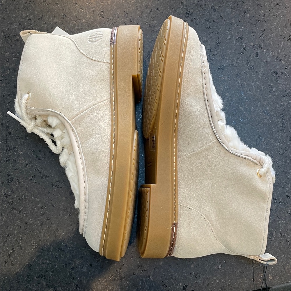 NWT Cole Haan Angora Summit Chukka Bootie, 9